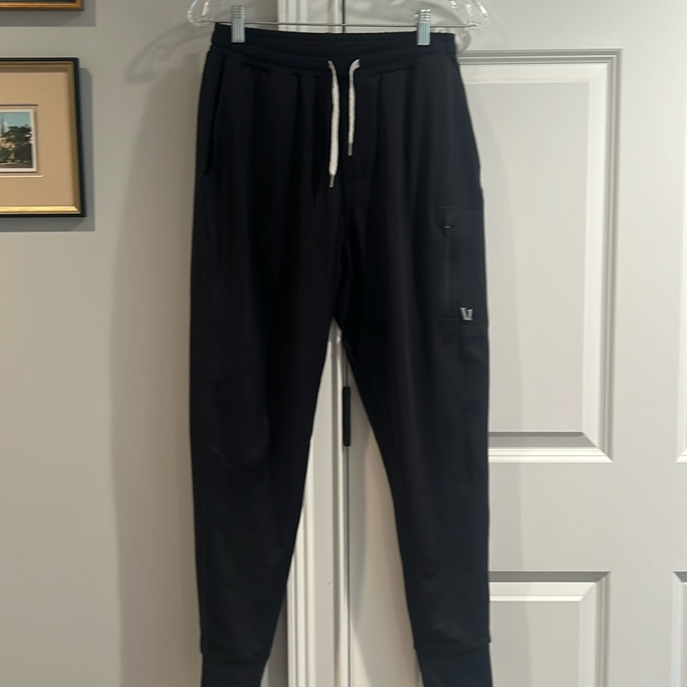Vuori Performane Jogger pant, men’s size Small. Great condition.